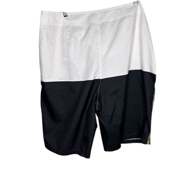 Hollister board shorts tie waist size 34 white black neon yellow NWT - Picture 8 of 8
